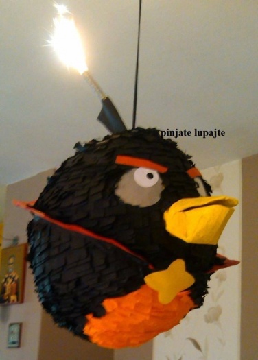 Bomba Angry Bird